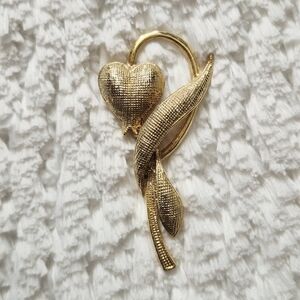 Vintage Gold Tone Heart Brooch Pin